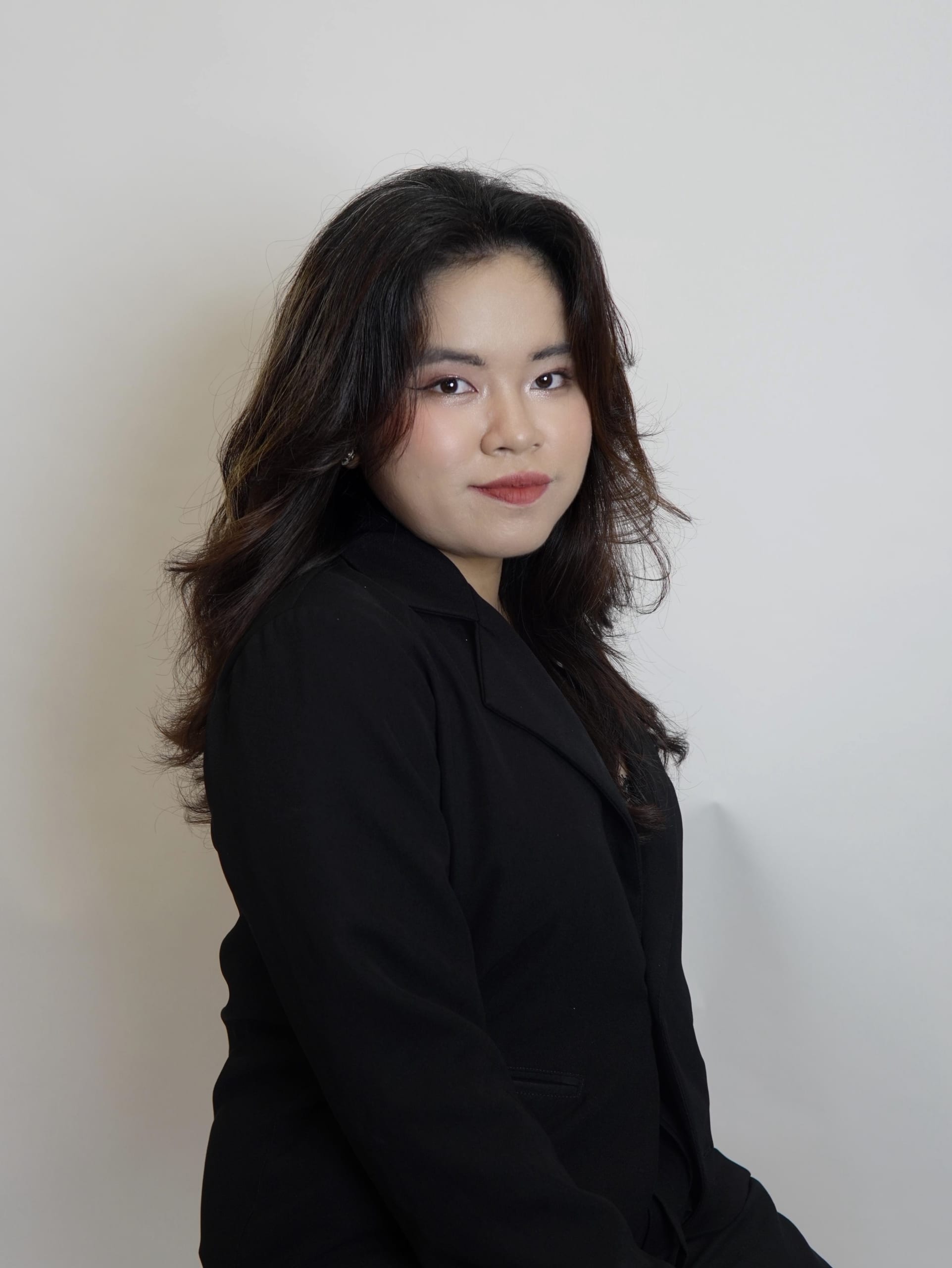 Giảng viên Lý Uyên